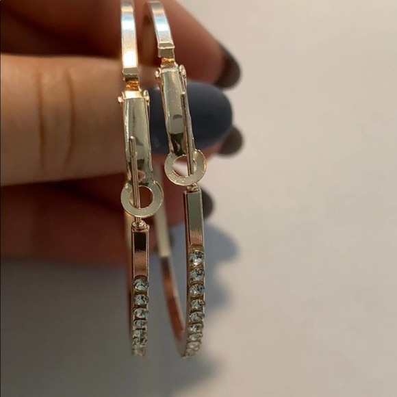 Fashion Rhinestone Medium Gold Hoop Earrings - Picture 9 of 10